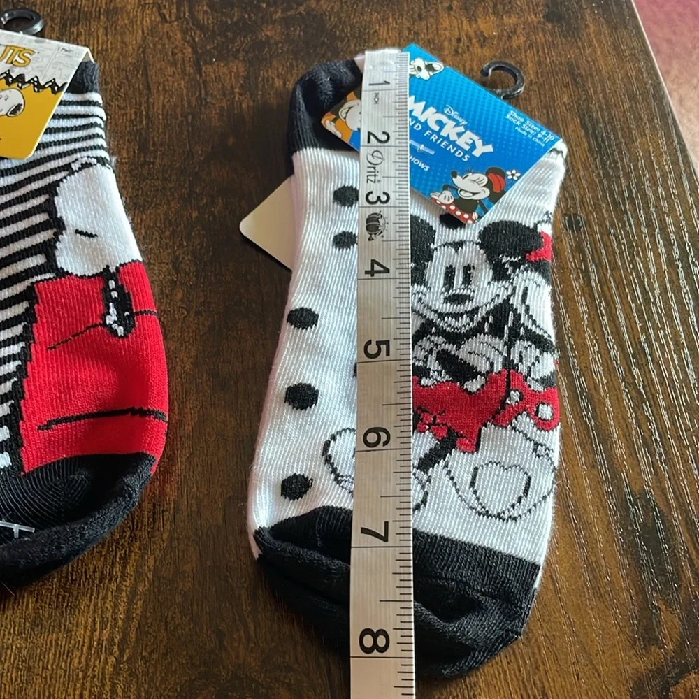 Mickey Mouse Disney Snoopy Peanuts Black White No Show Socks 9-11 Women’s